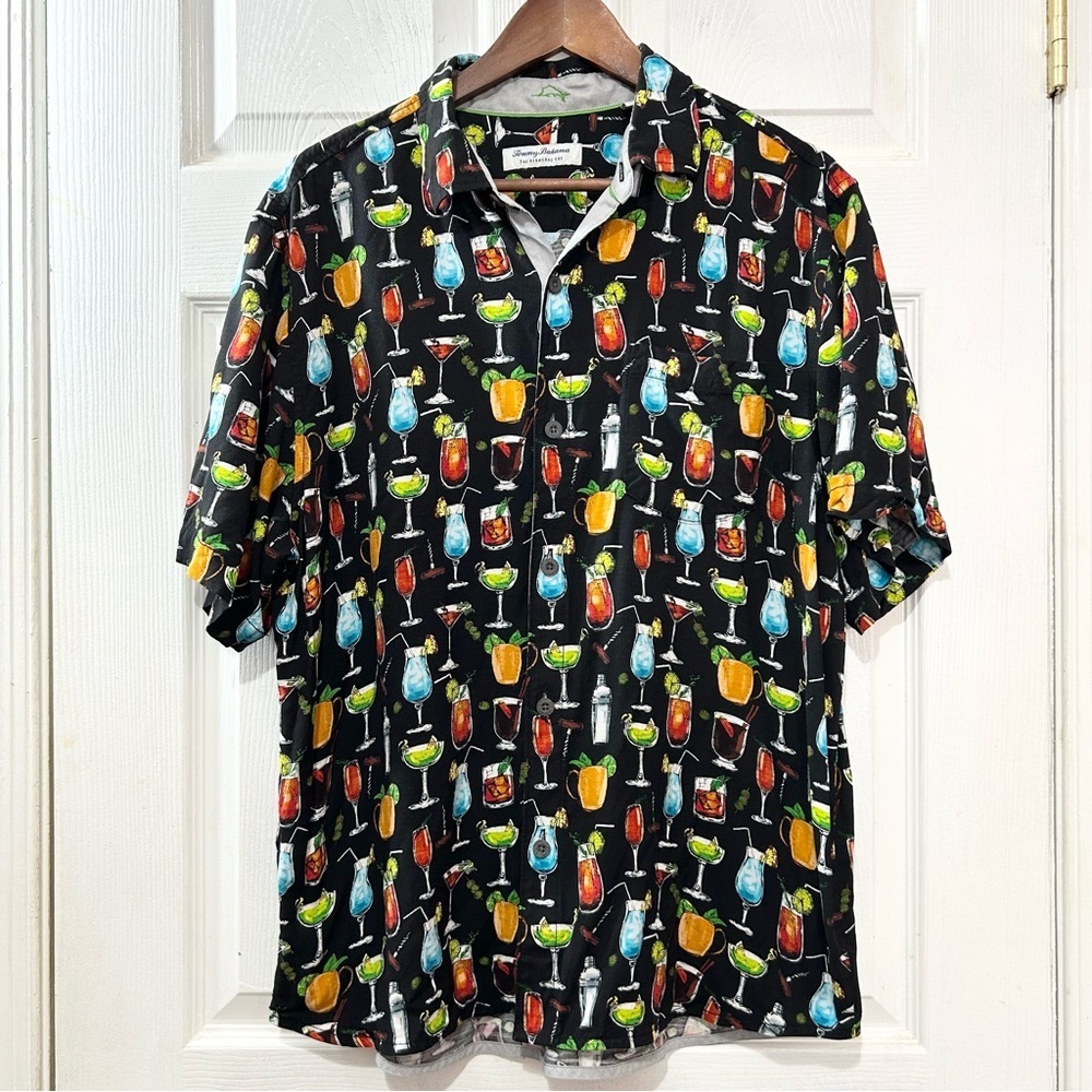 Tommy Bahama Veracruz Cay All Nighter Camp Men's Shirt. Button Down. Size Large
